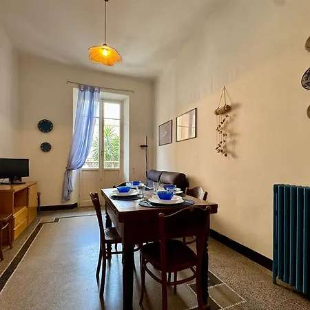 Hostdomus - Cherry House Apartamento Alassio